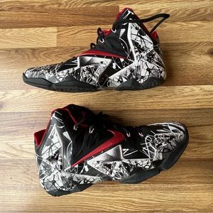 2013 Nike Lebrun 11 Graffiti Sneakers 616175-100